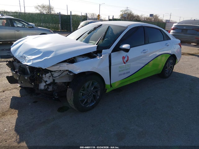 Hyundai ELANTRA Sel