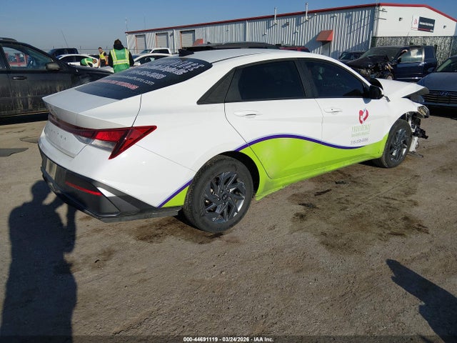 Hyundai ELANTRA Sel