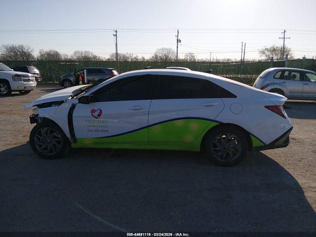 Hyundai ELANTRA Sel