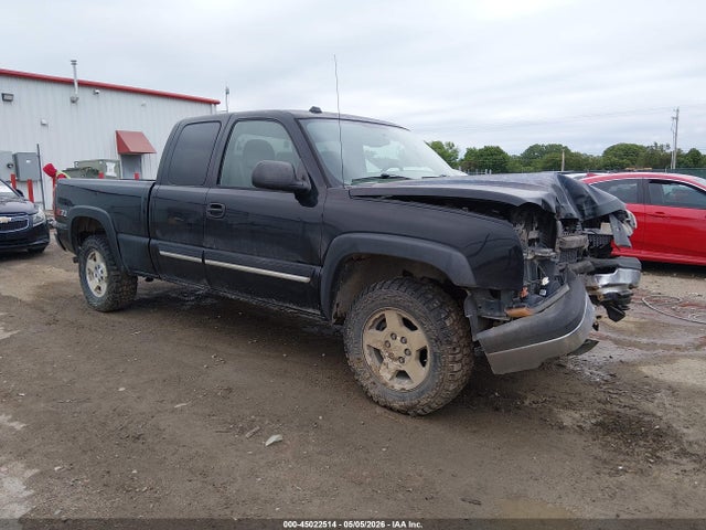 Salvage Chevrolet Silverado 1500 Image