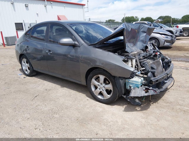 Salvage Hyundai ELANTRA Image