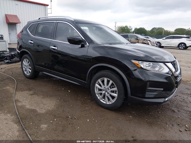Salvage Nissan Rogue Image