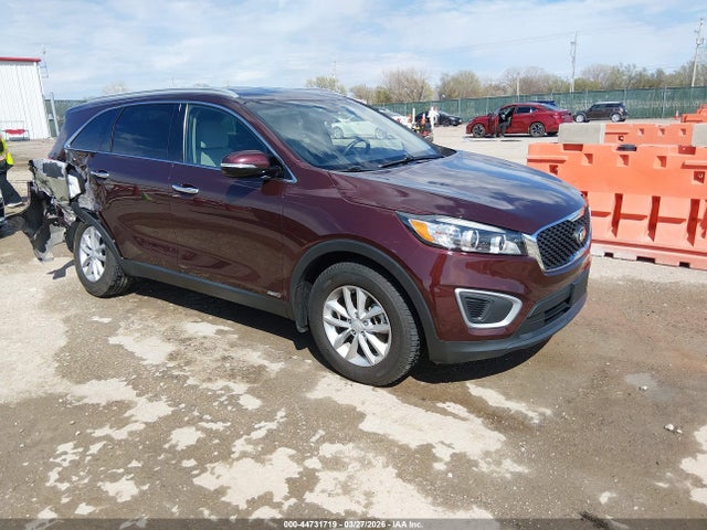 Salvage Kia Sorento Image