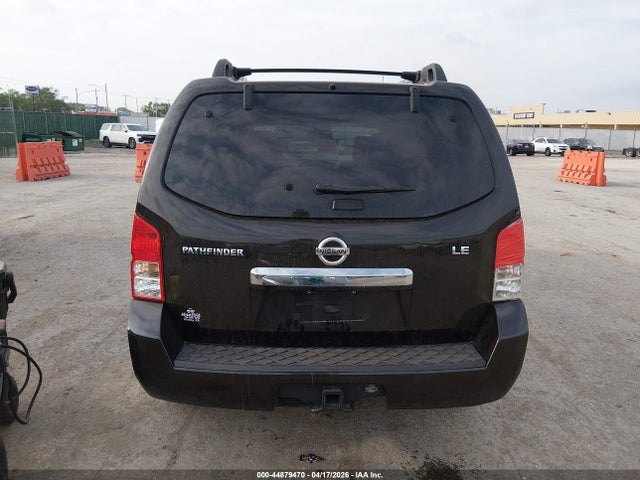 Nissan Pathfinder Le