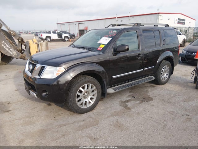 Nissan Pathfinder Le