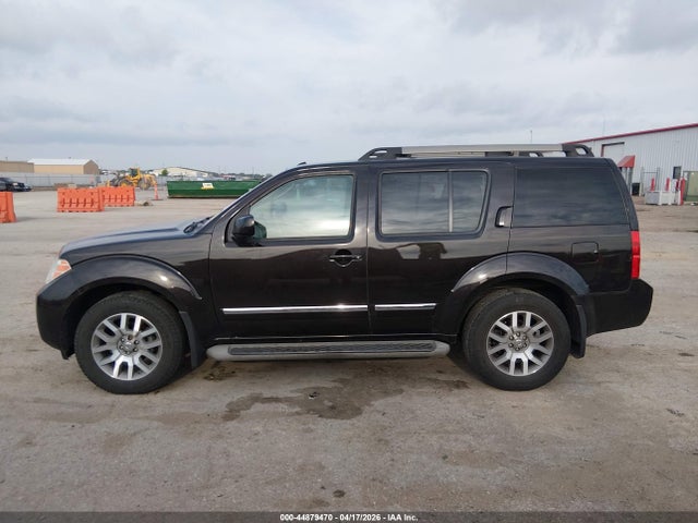 Nissan Pathfinder Le