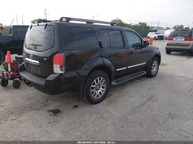 Nissan Pathfinder Le