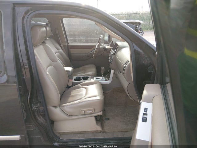 Nissan Pathfinder Le