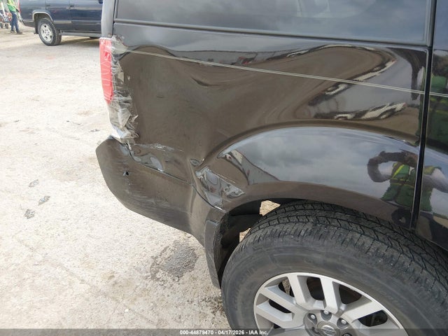 Nissan Pathfinder Le