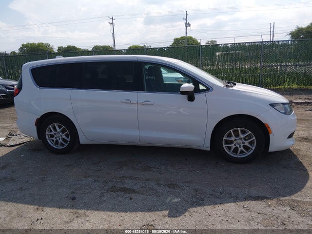 Chrysler Pacifica Touring