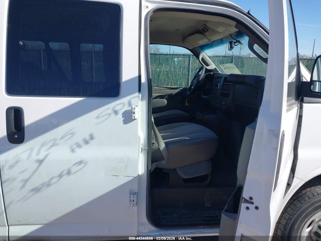 Chevrolet Express Lt