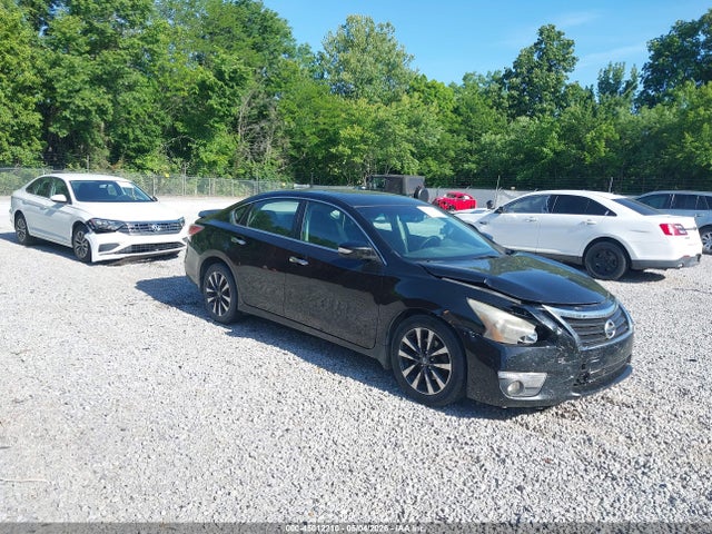 Salvage Nissan Altima Image