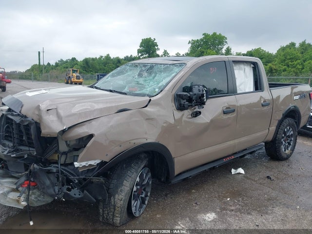 Nissan Titan Pro-4x 4x4
