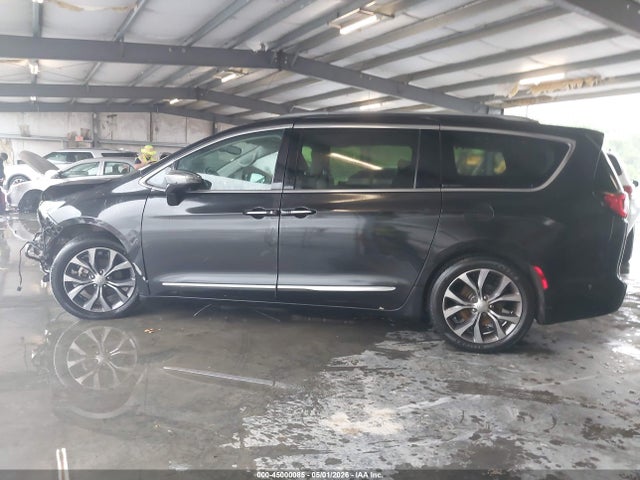 Chrysler Pacifica Limited