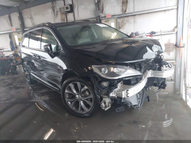 Salvage Chrysler Pacifica Image