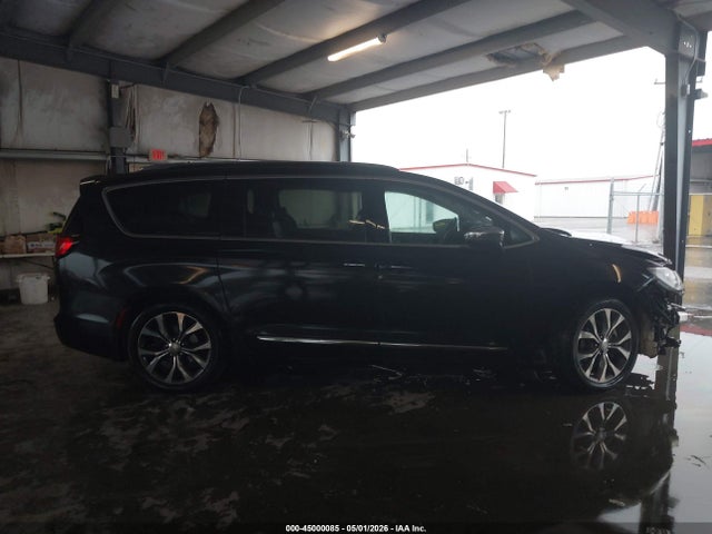 Chrysler Pacifica Limited