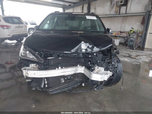 Chrysler Pacifica Limited