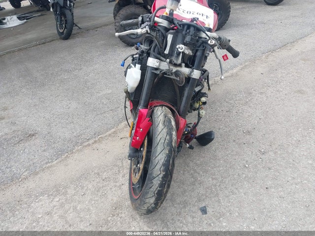 Yamaha Yzfr1