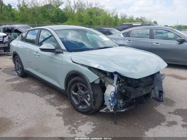 Salvage Kia K4 Image