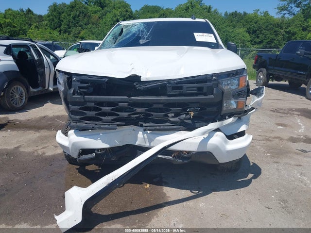 Chevrolet Silverado 1500 2wd  Short Bed Custom