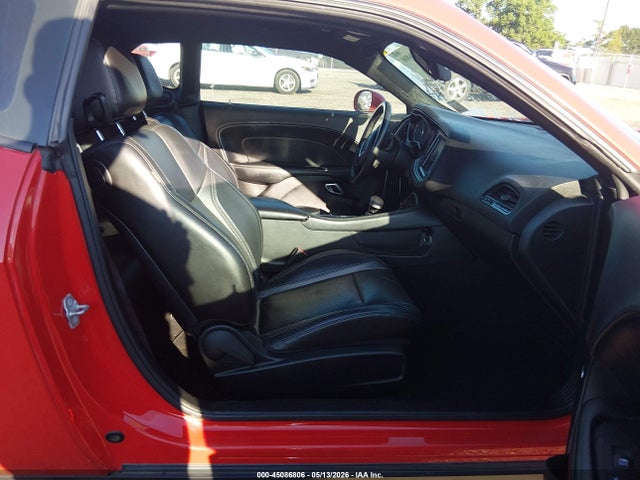 Dodge Challenger Sxt