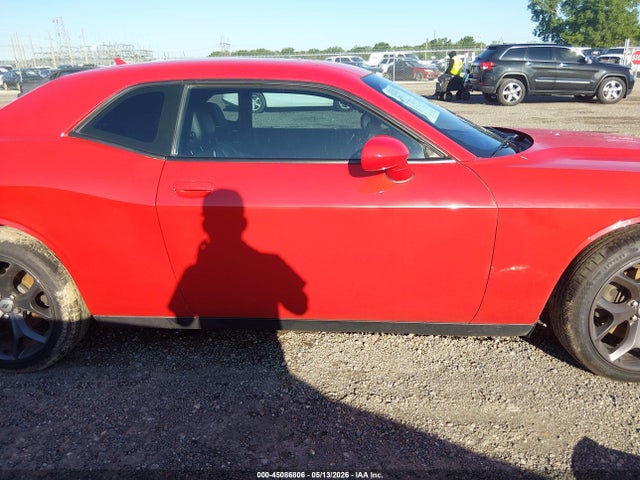 Dodge Challenger Sxt