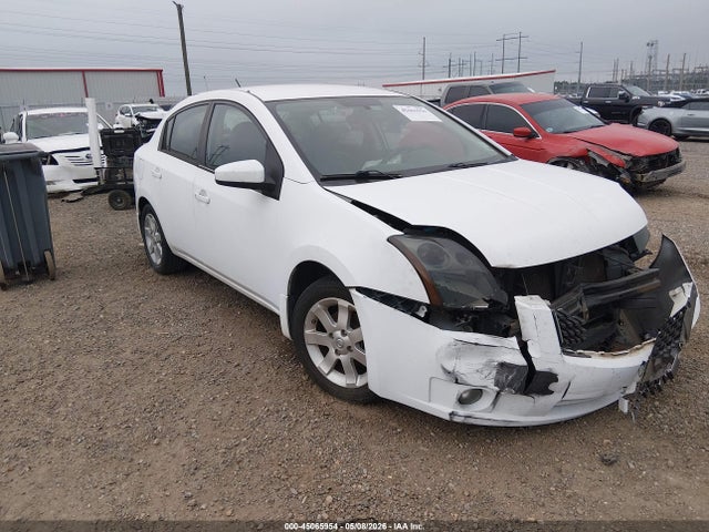 Salvage Nissan Sentra Image