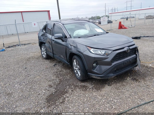 Salvage Toyota RAV4 Image
