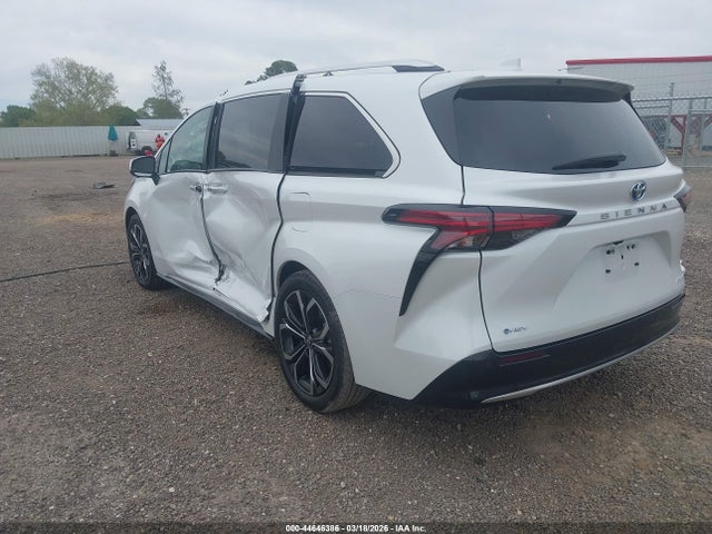 Toyota Sienna Platinum