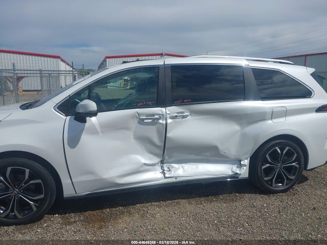 Toyota Sienna Platinum