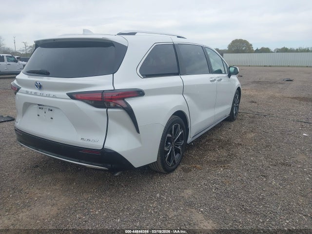 Toyota Sienna Platinum