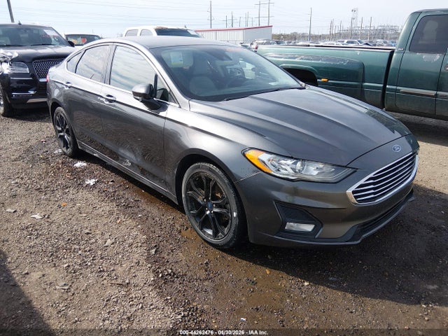 Salvage Ford Fusion Image
