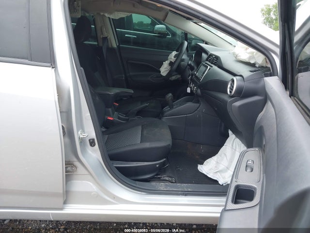 Nissan Versa 1.6 S