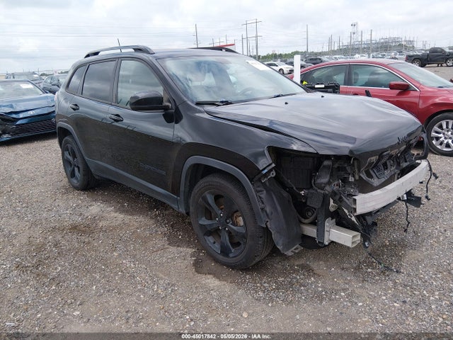 Salvage Jeep Cherokee Image