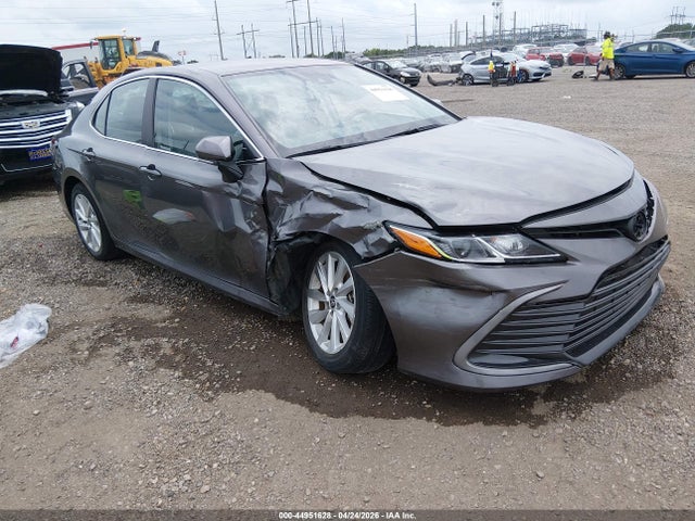 Salvage Toyota Camry Image