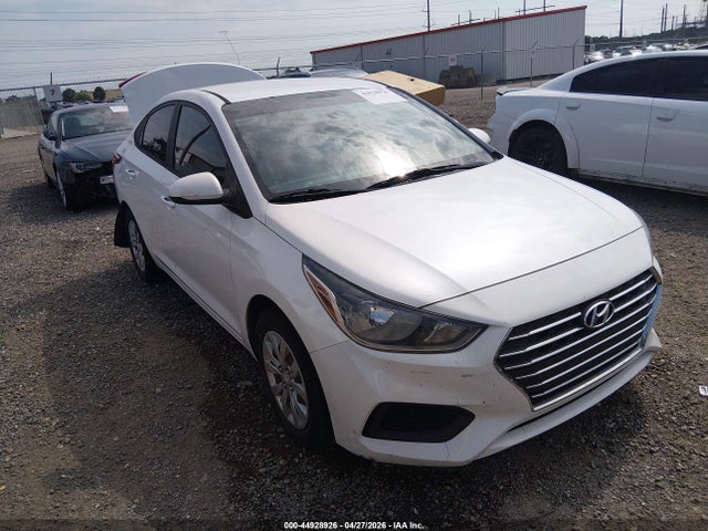 Salvage Hyundai ACCENT Image