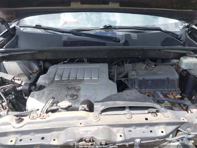 Toyota Highlander Base V6