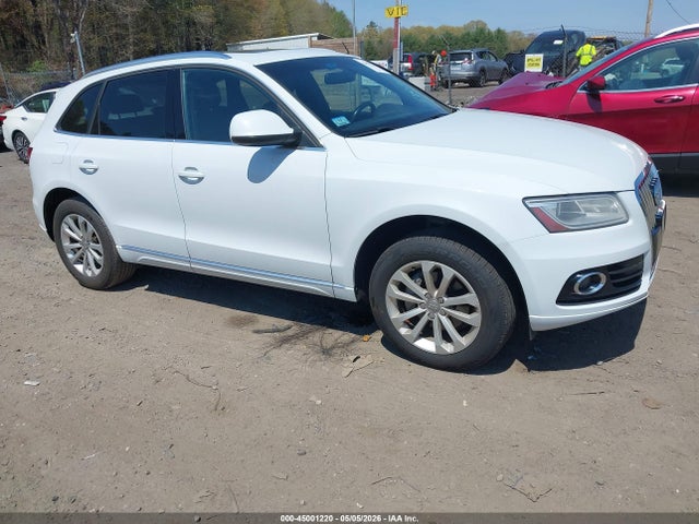 Salvage Audi Q5 Image
