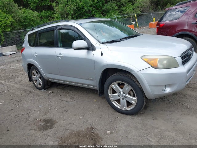 Salvage Toyota RAV4 Image