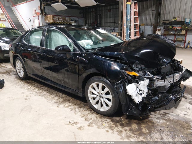 Salvage Toyota Camry Image