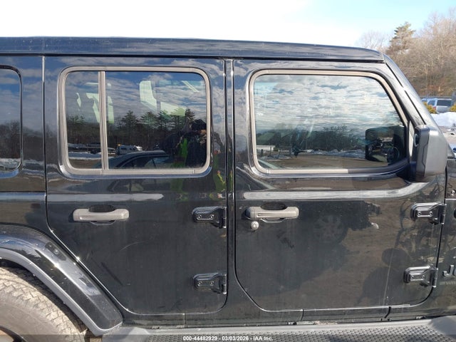 Jeep Wrangler 4-door Sahara Altitude 4x4