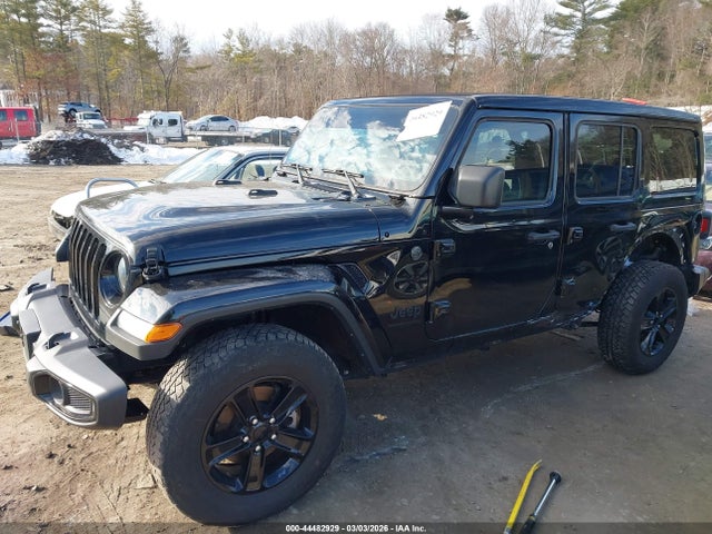 Jeep Wrangler 4-door Sahara Altitude 4x4