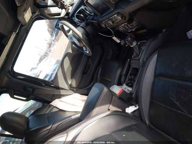 Jeep Wrangler 4-door Sahara Altitude 4x4