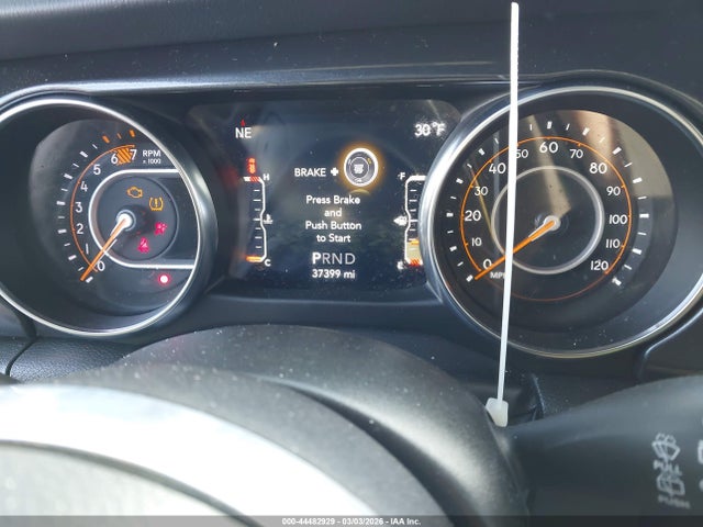 Jeep Wrangler 4-door Sahara Altitude 4x4