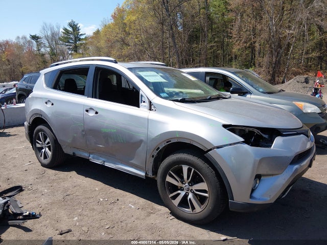 Salvage Toyota RAV4 Image