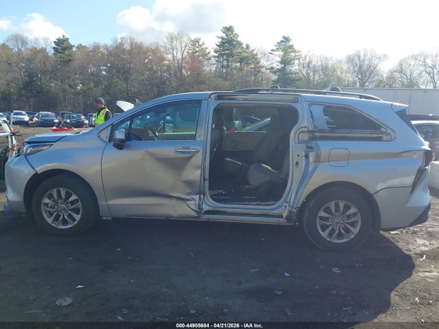 Toyota Sienna Xle
