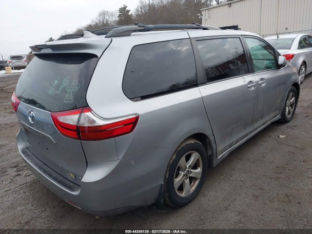 Toyota Sienna Le 8 Passenger