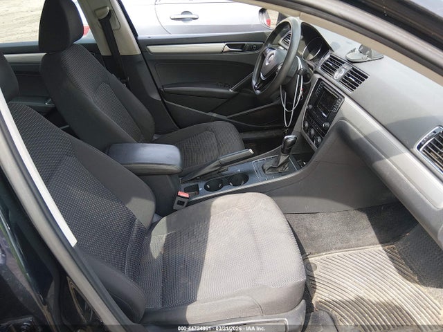 Volkswagen Passat 1.8t S
