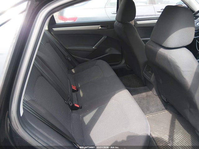 Volkswagen Passat 1.8t S