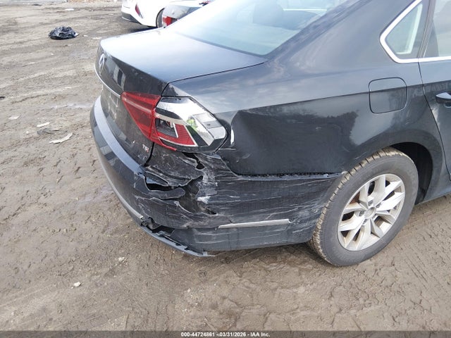 Volkswagen Passat 1.8t S